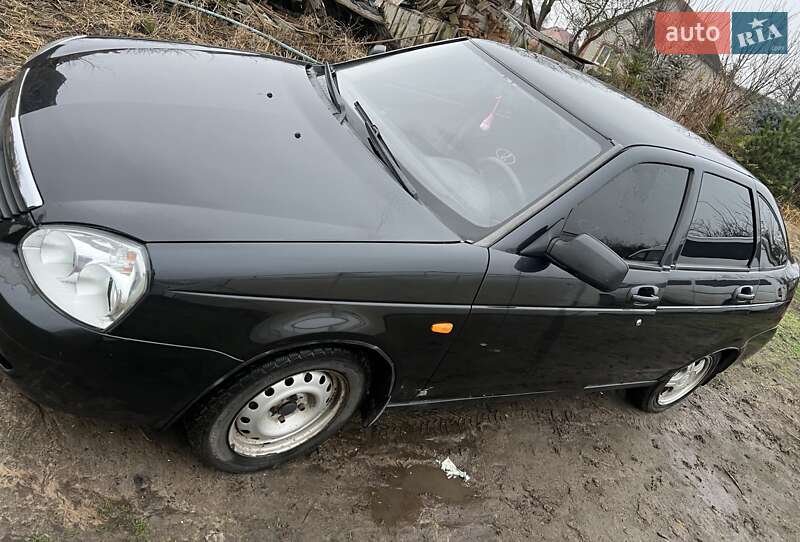 Хэтчбек ВАЗ / Lada 2172 Priora 2008 в Локачах фото 2 Хэтчбек ВАЗ / Lada 2172 Priora 2008 в Локачах