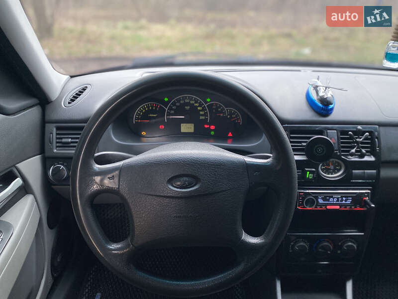 Хэтчбек ВАЗ / Lada 2172 Priora 2008 в Берегомете фото 14 Хэтчбек ВАЗ / Lada 2172 Priora 2008 в Берегомете