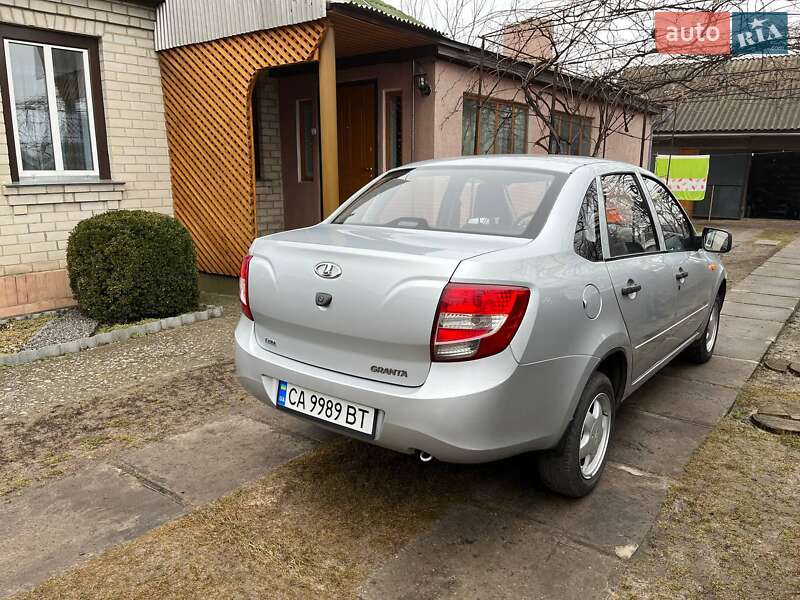 Седан ВАЗ / Lada 2190 Granta 2013 в Черкассах