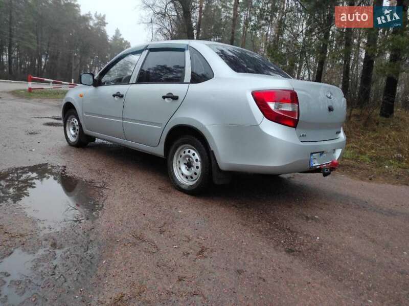 Седан ВАЗ / Lada 2190 Granta 2012 в Глухові
