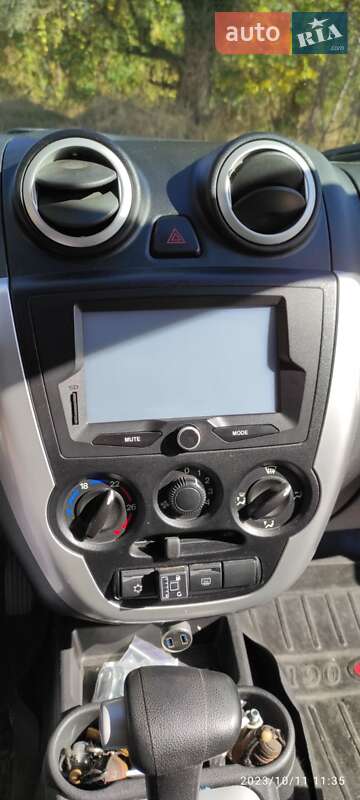 Седан ВАЗ / Lada 2190 Granta 2013 в Днепре