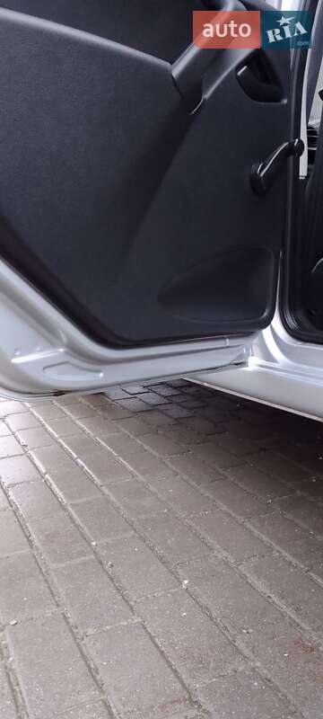 Седан ВАЗ / Lada 2190 Granta 2013 в Харькове фото 8 Седан ВАЗ / Lada 2190 Granta 2013 в Харькове