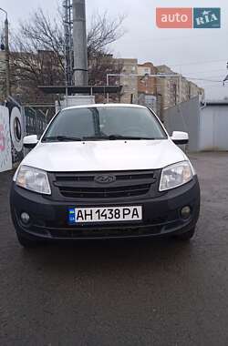 Седан ВАЗ 2190 Granta 2013 в 