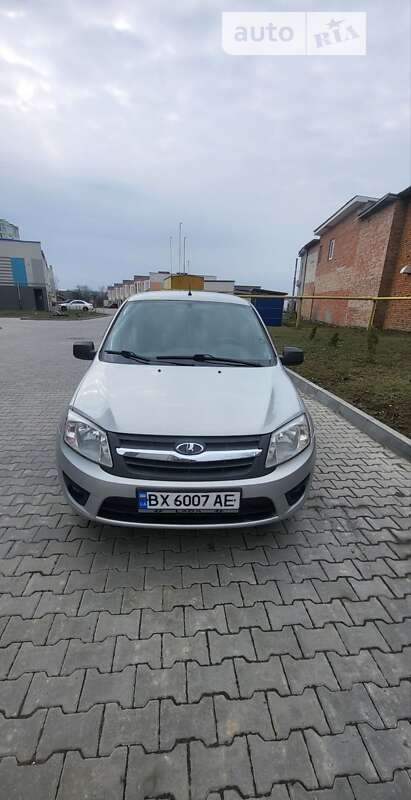 Седан ВАЗ / Lada 2190 Granta 2015 в Хмельницком
