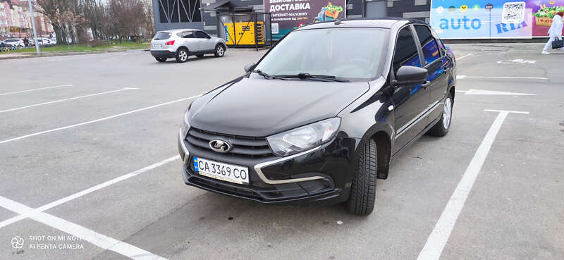 Седан ВАЗ / Lada 2190 Granta 2018 в Черкасах