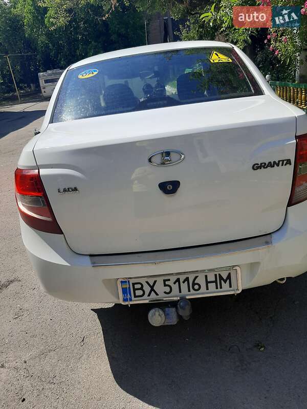 Седан ВАЗ / Lada 2190 Granta 2015 в Остроге