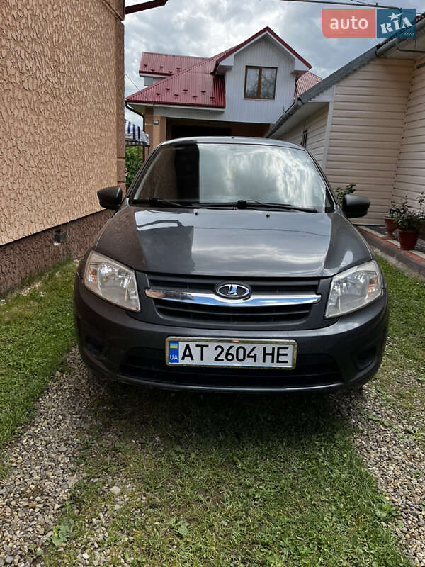 ВАЗ / Lada 2190 Granta 2016