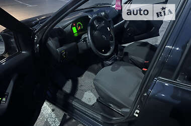 Седан ВАЗ 2190 Granta 2013 в 