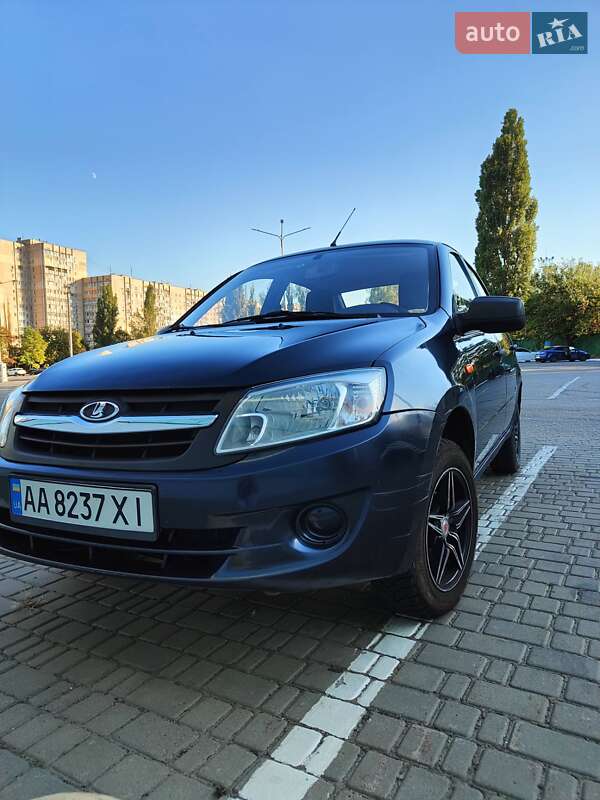 Седан ВАЗ / Lada 2190 Granta 2013 в Одессе фото 2 Седан ВАЗ / Lada 2190 Granta 2013 в Одессе