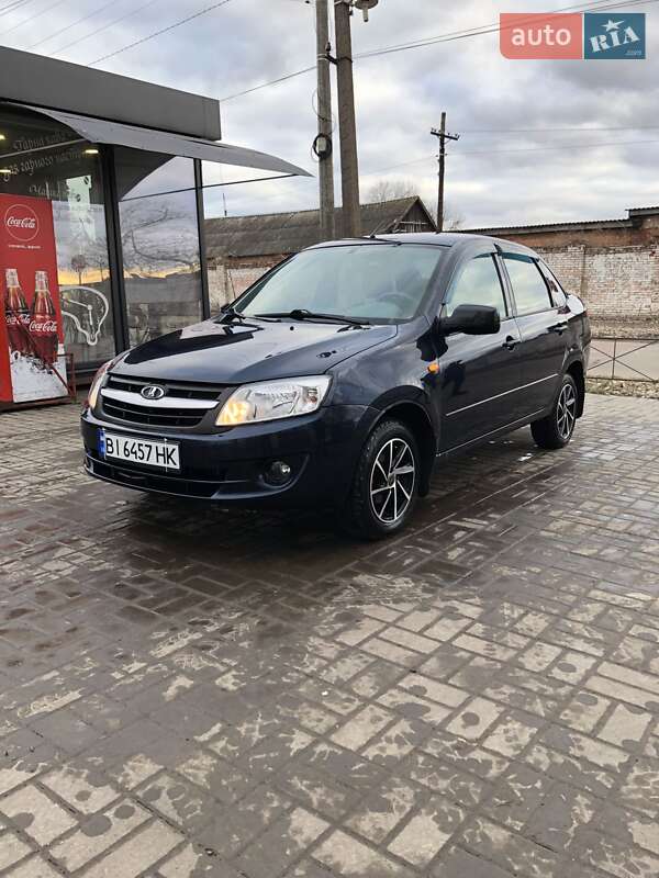 Седан ВАЗ / Lada 2190 Granta 2013 в Іванкові