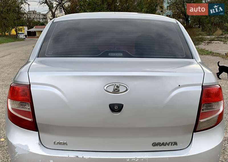 Седан ВАЗ / Lada 2190 Granta 2013 в Одессе