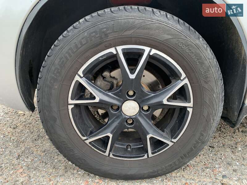 Седан ВАЗ / Lada 2190 Granta 2013 в Одессе