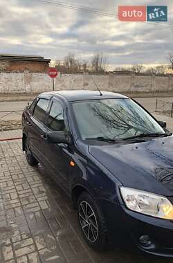 Седан ВАЗ 2190 Granta 2013 в 