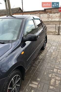 Седан ВАЗ 2190 Granta 2013 в 