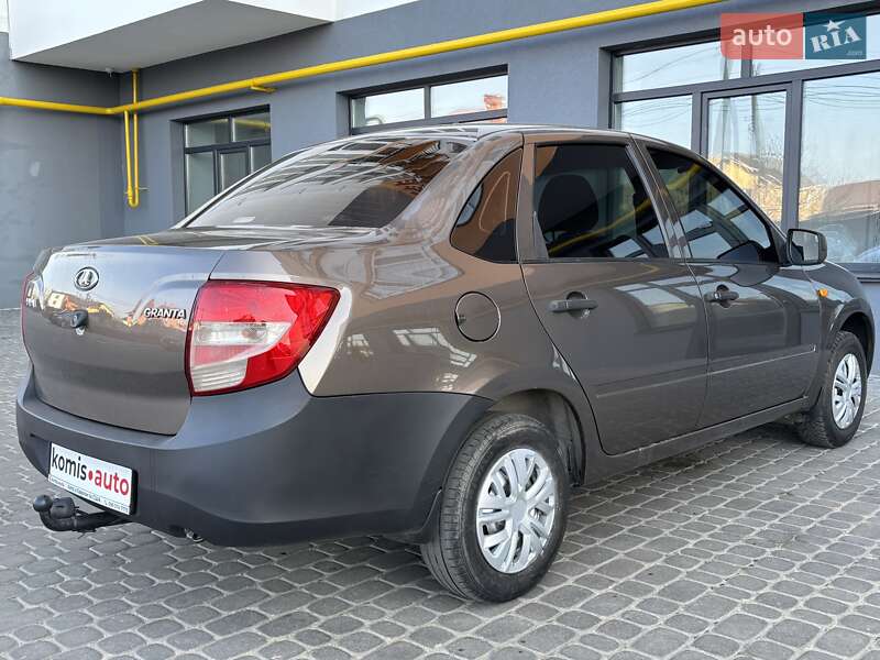 Седан ВАЗ / Lada 2190 Granta 2015 в Виннице