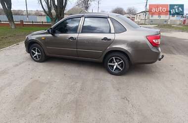 Седан ВАЗ 2190 Granta 2014 в 