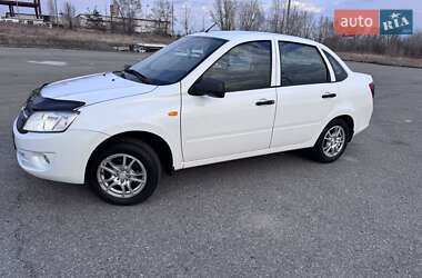 Седан ВАЗ 2190 Granta 2013 в 