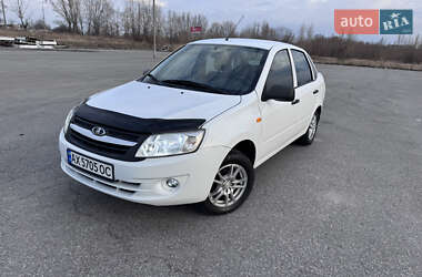 Седан ВАЗ 2190 Granta 2013 в 