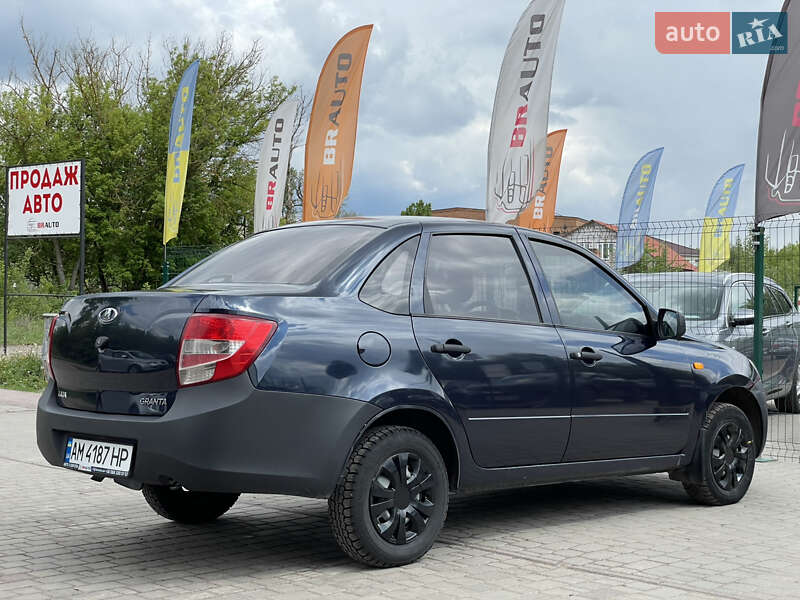 Седан ВАЗ / Lada 2190 Granta 2012 в Бердичеве