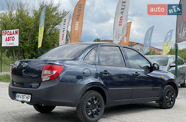Седан ВАЗ 2190 Granta 2012 в 
