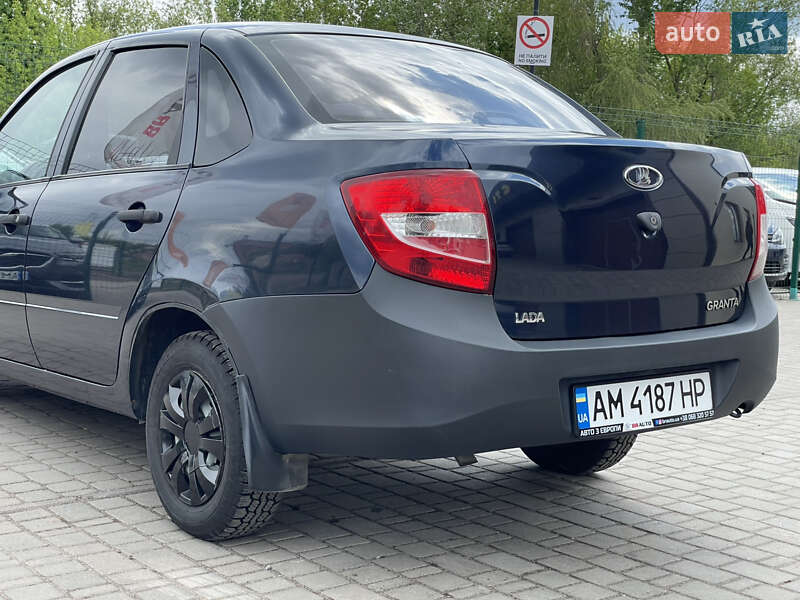 Седан ВАЗ / Lada 2190 Granta 2012 в Бердичеве