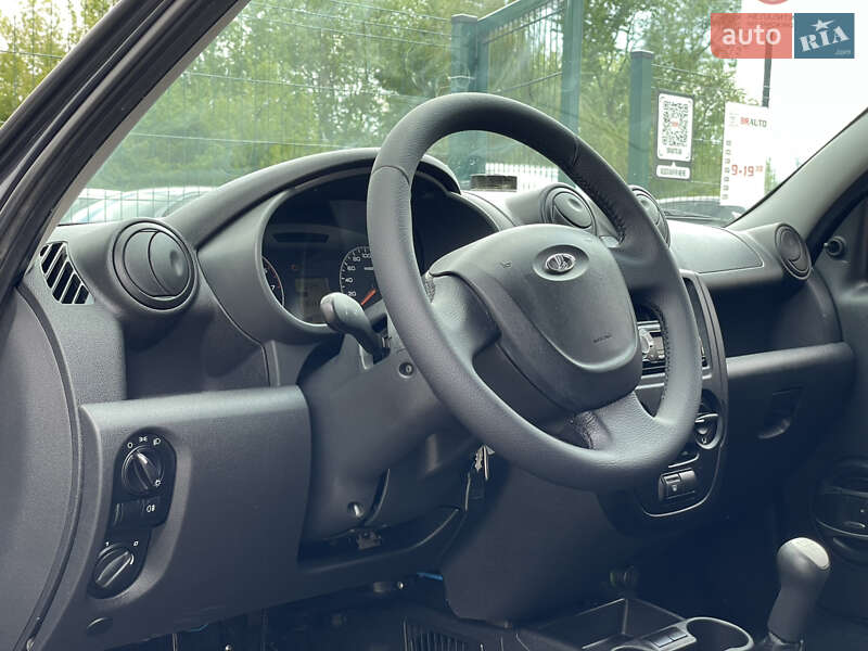 Седан ВАЗ / Lada 2190 Granta 2012 в Бердичеве