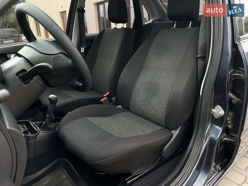 Седан ВАЗ / Lada 2190 Granta 2012 в Бердичеве