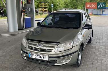 Седан ВАЗ 2190 Granta 2012 в 