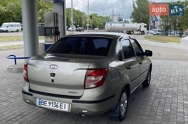 Седан ВАЗ 2190 Granta 2012 в 