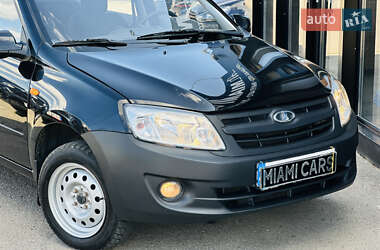Седан ВАЗ 2190 Granta 2012 в 