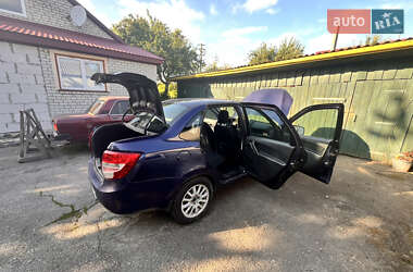 Седан ВАЗ 2190 Granta 2014 в 