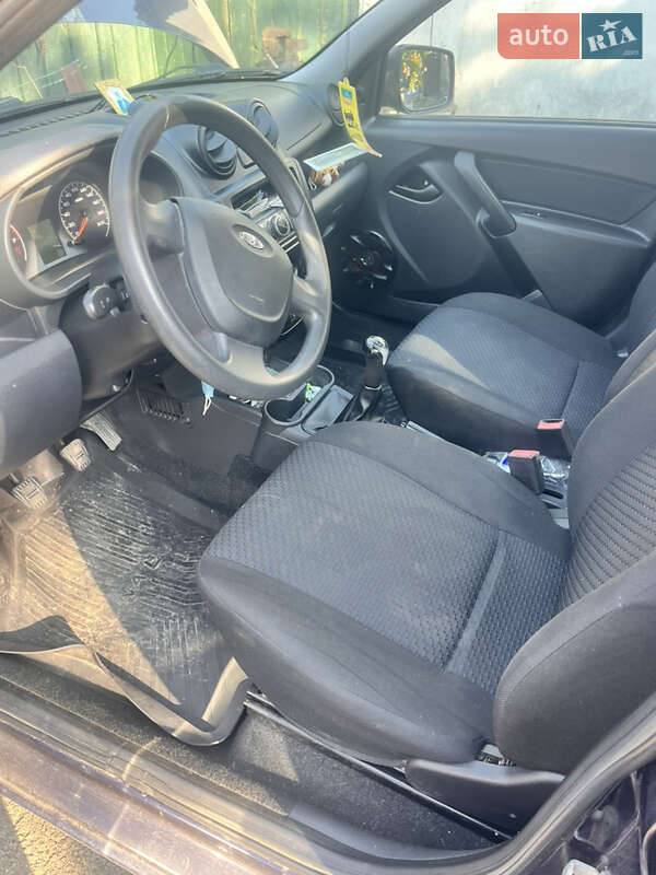 Седан ВАЗ / Lada 2190 Granta 2014 в Коростишеві