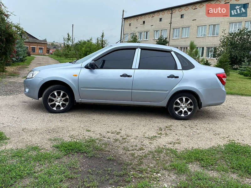 Седан ВАЗ / Lada 2190 Granta 2014 в Ахтырке
