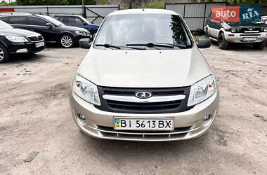 Седан ВАЗ 2190 Granta 2013 в 