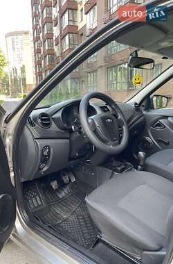 Седан ВАЗ 2190 Granta 2020 в 