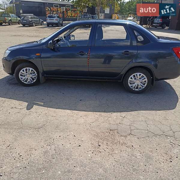 Седан ВАЗ 2190 Granta 2012 в 