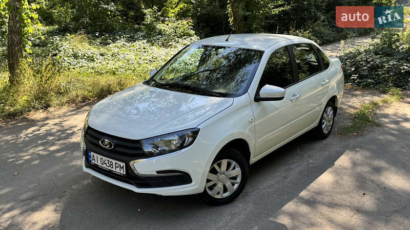 ВАЗ / Lada 2190 Granta 2021