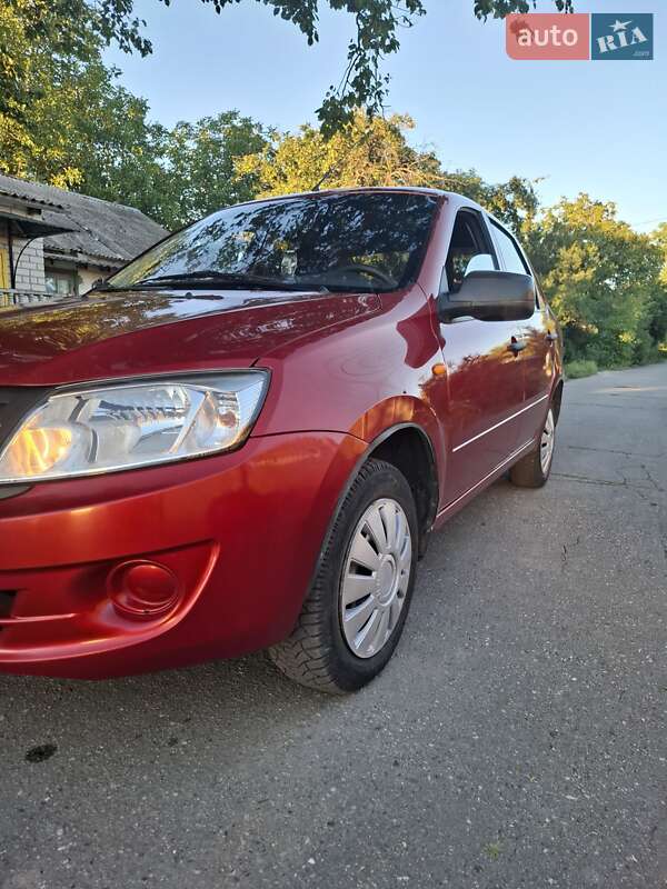 ВАЗ / Lada 2190 Granta 2013