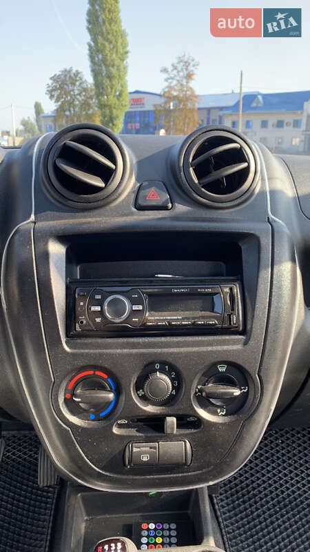 Седан ВАЗ / Lada 2190 Granta 2012 в Житомире