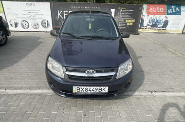 Седан ВАЗ 2190 Granta 2013 в 