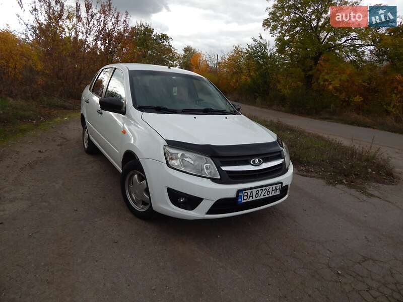 Седан ВАЗ / Lada 2190 Granta 2016 в Олександрії