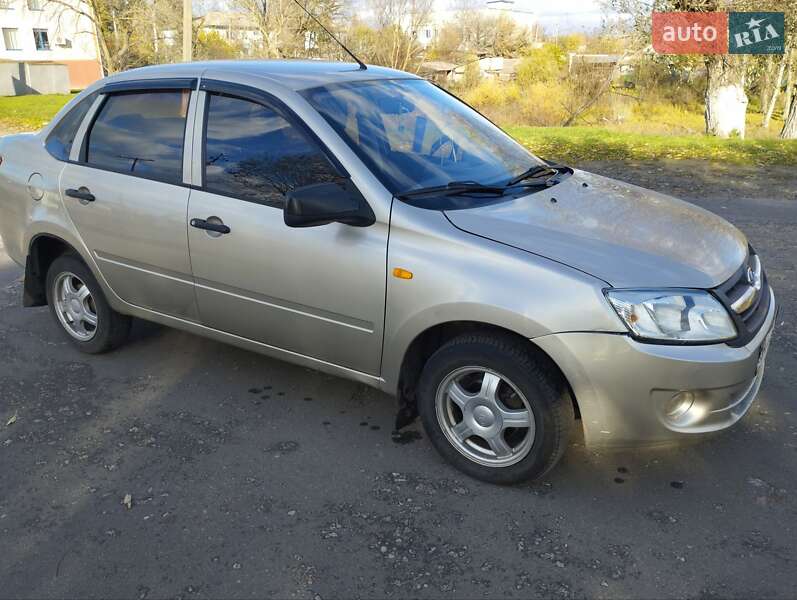 Седан ВАЗ / Lada 2190 Granta 2013 в Ружине