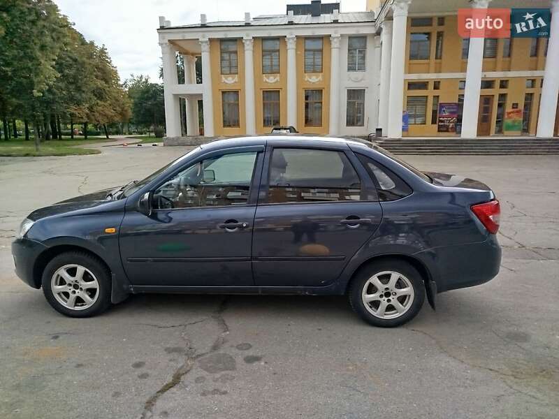 Седан ВАЗ / Lada 2190 Granta 2011 в Киеве