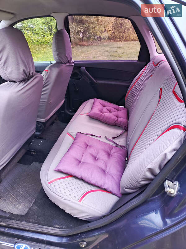 Седан ВАЗ / Lada 2190 Granta 2012 в Яготині