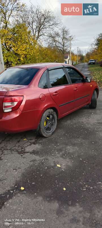 Седан ВАЗ / Lada 2190 Granta 2013 в Хороле фото 4 Седан ВАЗ / Lada 2190 Granta 2013 в Хороле