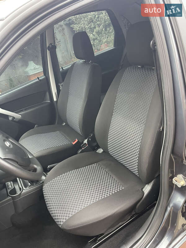 Седан ВАЗ / Lada 2190 Granta 2015 в Харкові