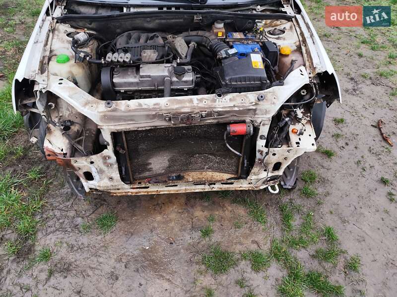 Седан ВАЗ / Lada 2190 Granta 2012 в Первомайске