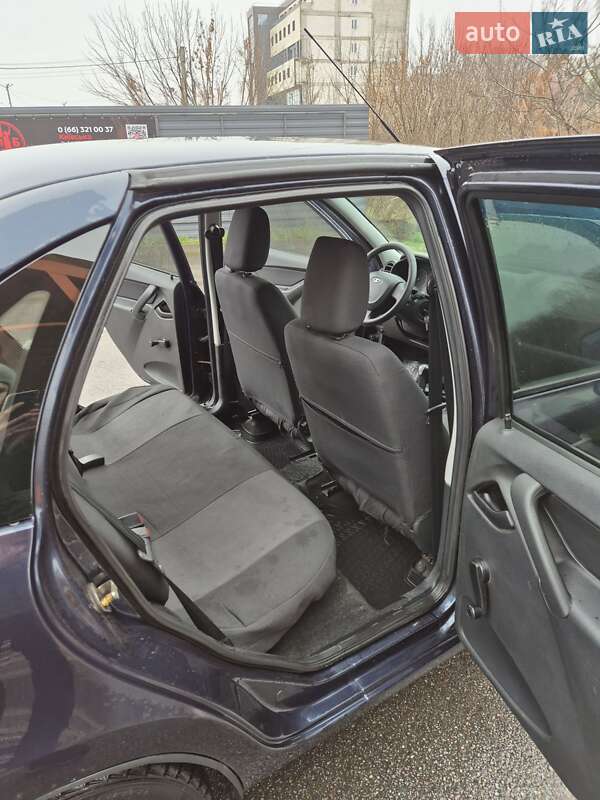 Седан ВАЗ / Lada 2190 Granta 2013 в Харькове