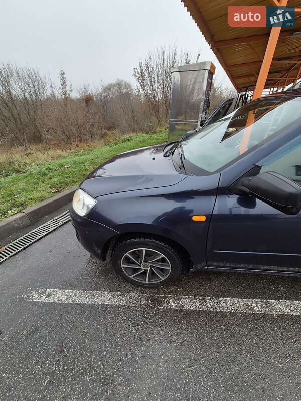 Седан ВАЗ / Lada 2190 Granta 2013 в Харькове