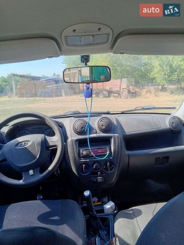 Седан ВАЗ / Lada 2190 Granta 2012 в Черкасах фото 7 Седан ВАЗ / Lada 2190 Granta 2012 в Черкасах